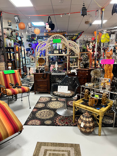 Thrift Store «OddBalls Nifty Thrift», reviews and photos, 530 NE 13th St, Fort Lauderdale, FL 33304, USA