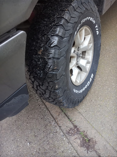 Tire Shop «Discount Tire Store - Liberty, MO», reviews and photos, 100 Stewart Ct, Liberty, MO 64068, USA