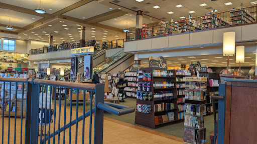 Book Store «Barnes & Noble», reviews and photos, 4550 University Ave, West Des Moines, IA 50266, USA