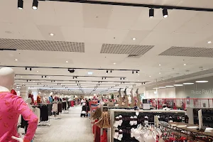 Dunnes Stores image