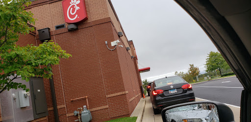Fast Food Restaurant «Chick-fil-A», reviews and photos, 301 E Loop Rd, Wheaton, IL 60189, USA