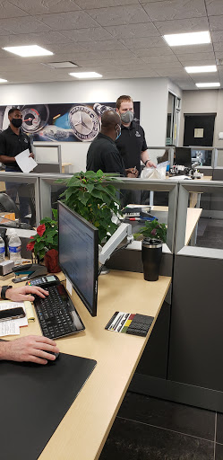 Mercedes Benz Dealer «Mercedes-Benz of Alexandria», reviews and photos, 200 S Pickett St, Alexandria, VA 22304, USA