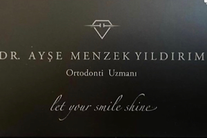 Uzm. Dt. Ayşe Menzek Yıldırım Ortodonti Kliniği, Konya Ortodonti Uzmanı, Şeffaf Plak Tedavisi, Diş Teli Uygulaması image