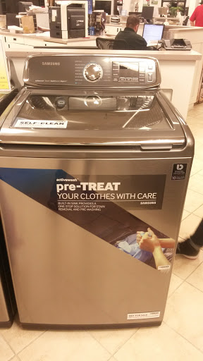 Furniture Store «Badcock Home Furniture & More of South Florida», reviews and photos, 19600 S Dixie Hwy, Cutler Bay, FL 33157, USA