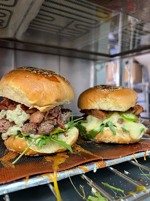 avec amour - le burger Belleville à Paris