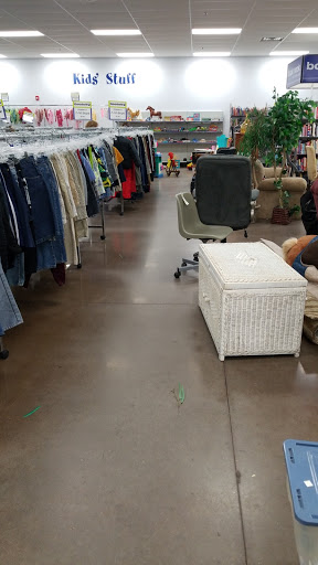 Thrift Store «Goodwill Centerville Retail Store», reviews and photos, 1650 St Matthews Ln, Manakin-Sabot, VA 23103, USA