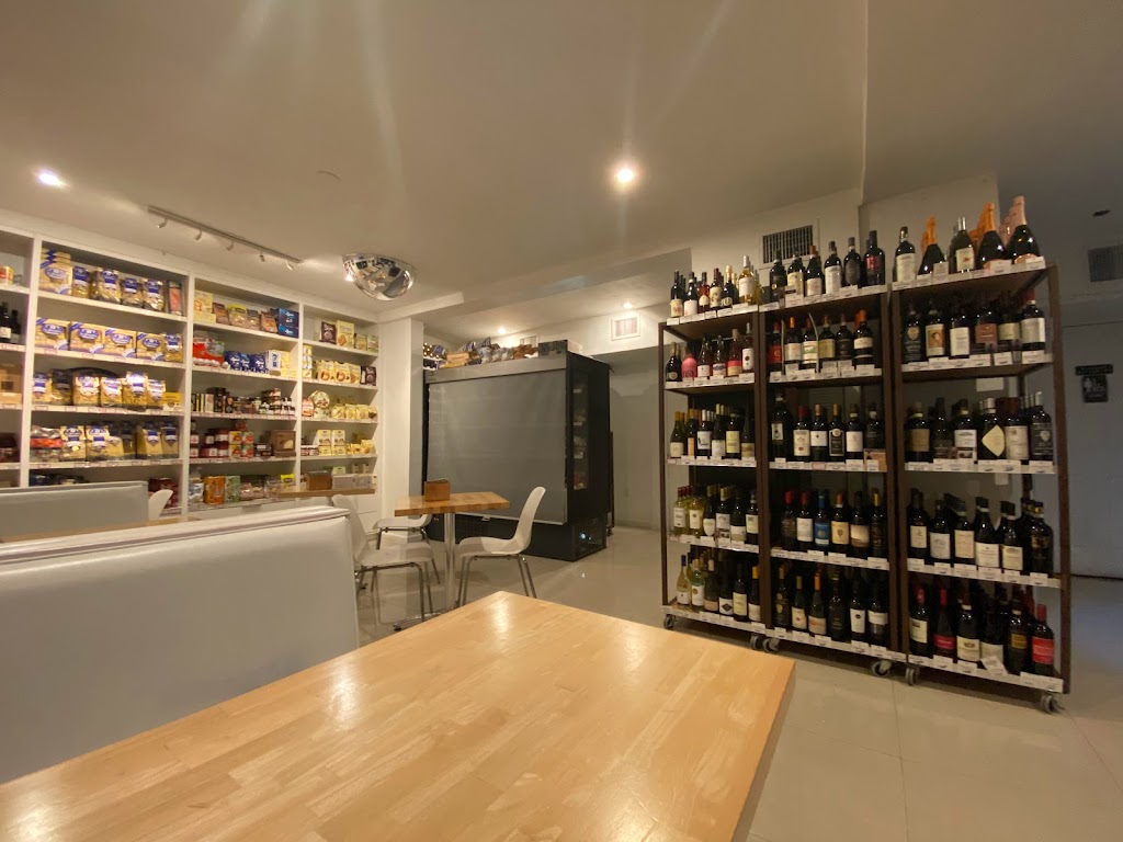 Prima Classe Italian Market & Cafe 33139