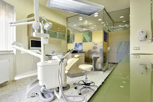 Implantcenter Fogászati és Szájsebészeti Klinika (Budapest) image