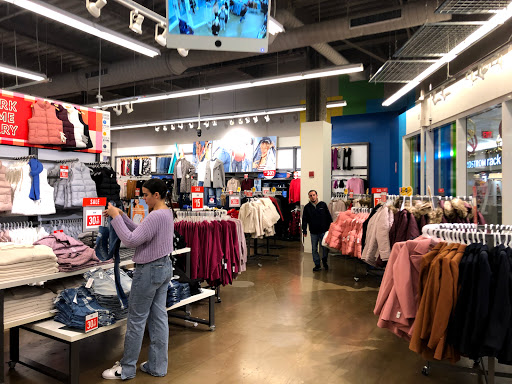 Clothing Store «Old Navy», reviews and photos, 40-24 College Point Blvd, Flushing, NY 11354, USA