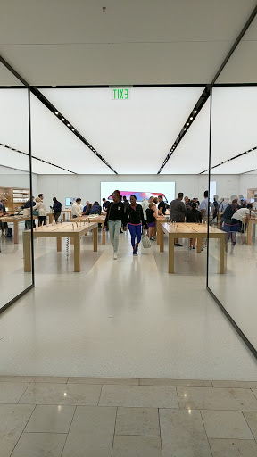 Computer Store «Apple Annapolis», reviews and photos, 1735 Annapolis Mall Rd, Annapolis, MD 21401, USA