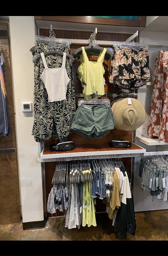 Surf Shop «Maui Nix Surf Shop», reviews and photos, 483 Mandalay Ave #101, Clearwater, FL 33767, USA