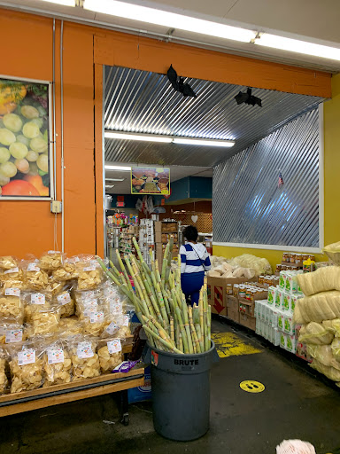 Mexican Grocery Store «La Huerta Mexican & Latin Market», reviews and photos, 405 E Smith St, Kent, WA 98030, USA