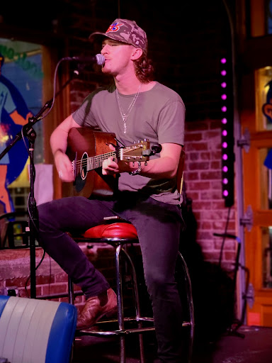 Live Music Bar «Tin Roof», reviews and photos, 3921 Shelbyville Rd, Louisville, KY 40207, USA