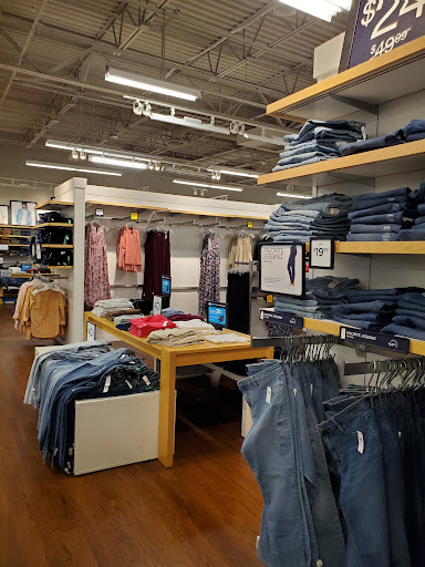 Clothing Store «Gap Outlet», reviews and photos, 1000 PA-611, Tannersville, PA 18372, USA