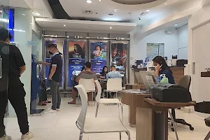 Globe Telecom image