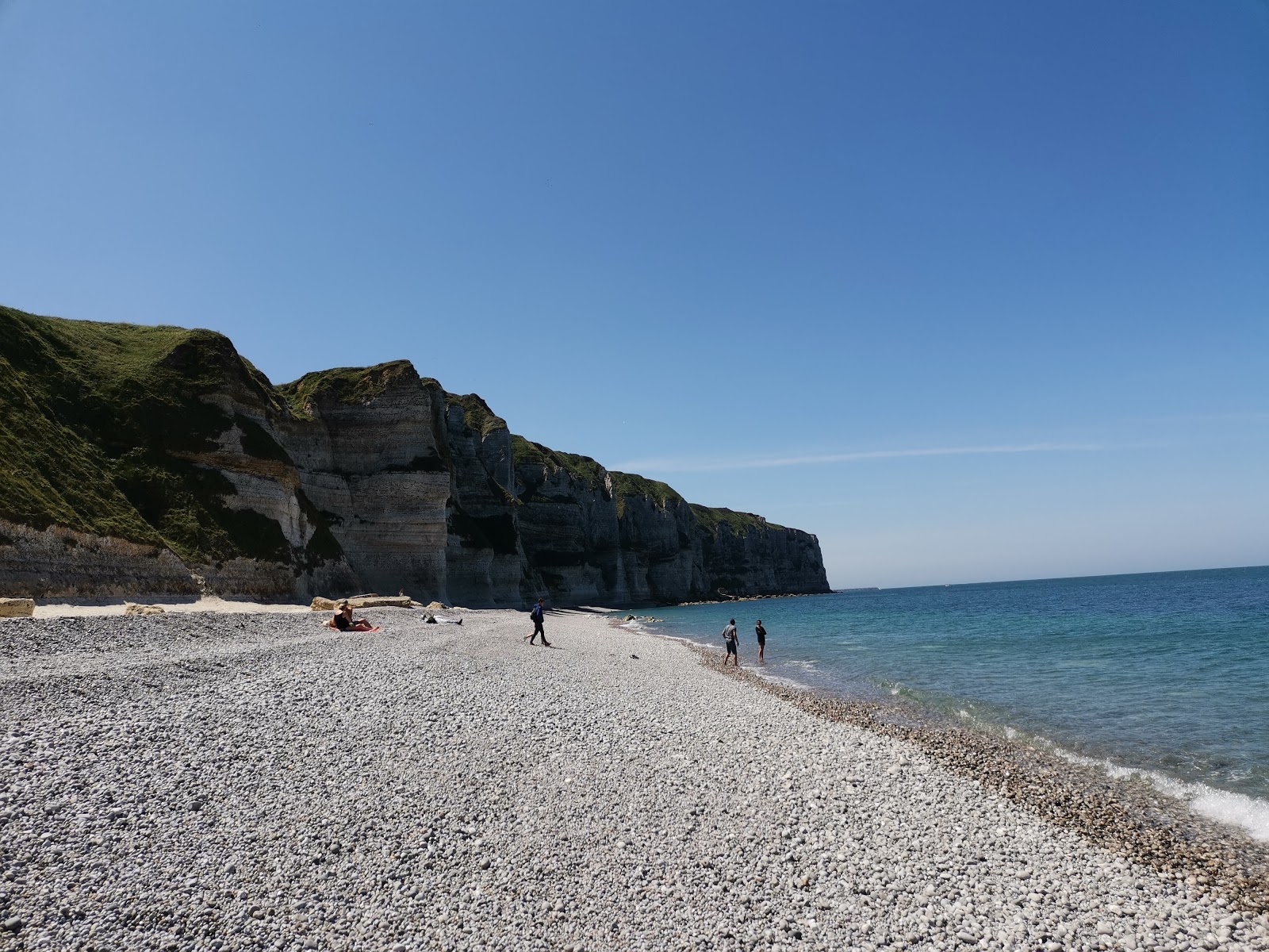 Plage du Tilleul'in fotoğrafı gri çakıl taşı yüzey ile