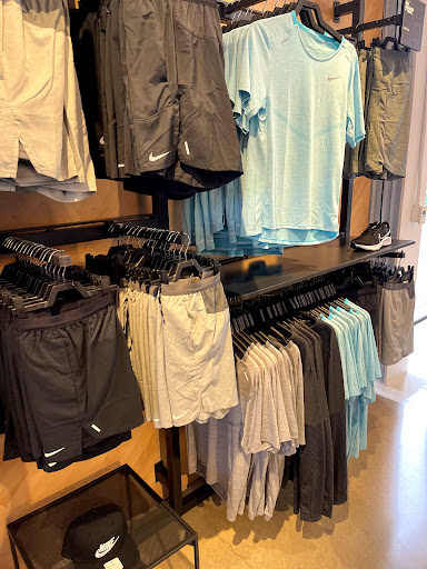 Clothing Store «Nike Miami», reviews and photos, 1035 Lincoln Rd, Miami Beach, FL 33139, USA