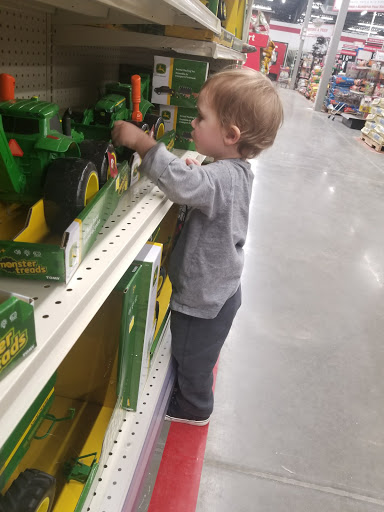 Home Improvement Store «Tractor Supply Co.», reviews and photos, 575 N Lapeer Rd, Oxford, MI 48371, USA