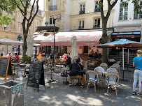 Atmosphère du Restaurant Le P'tit Bourg à Paris - n°12