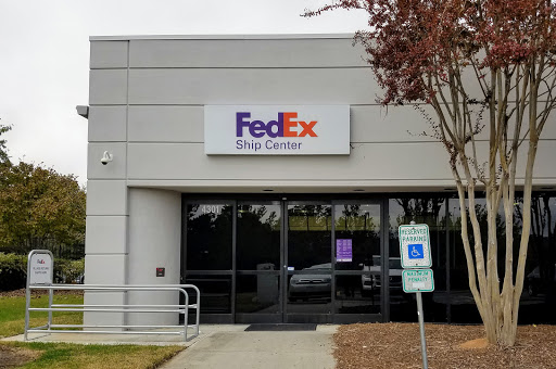 Shipping and Mailing Service «FedEx Ship Center», reviews and photos, 4301 Atlantic Ave, Raleigh, NC 27604, USA