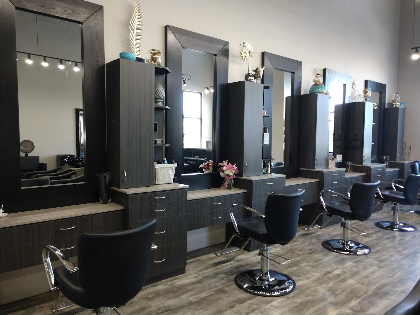 Modern Hair Company AVEDA Salon & Spa
