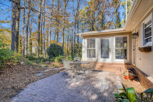 Real Estate Agency «Sally English, Associate Broker, Realty Associates of Atlanta LLC», reviews and photos, 3350 Northlake Pkwy NE, Atlanta, GA 30345, USA