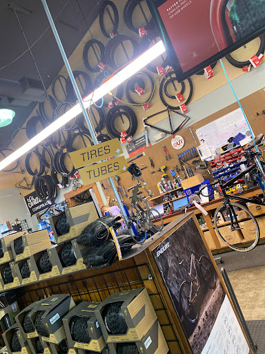 Shoe Store «PRO BIKE+RUN Robinson», reviews and photos, 3100 Robinson Ln, Pittsburgh, PA 15205, USA