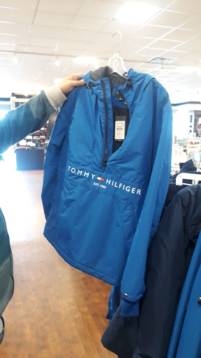 Clothing Store «Tommy Hilfiger», reviews and photos, 450 NW 257th Ave, Troutdale, OR 97060, USA