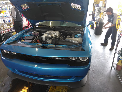 Auto Repair Shop «Quality Lubrication Oil Change and Auto Center», reviews and photos, 3450 E Walton Blvd, Auburn Hills, MI 48326, USA