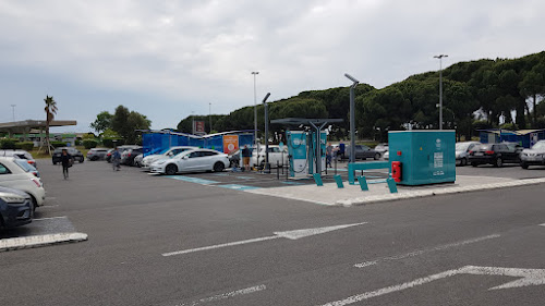 Borne de recharge de véhicules électriques Allego Station de recharge Pérols