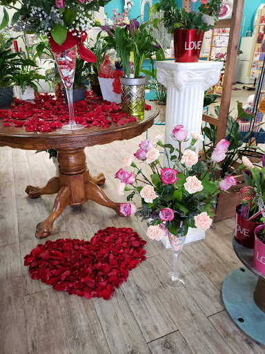 Florist «Blissful Blooms Floral», reviews and photos, 17 East Ave, Monroe, OH 45050, USA