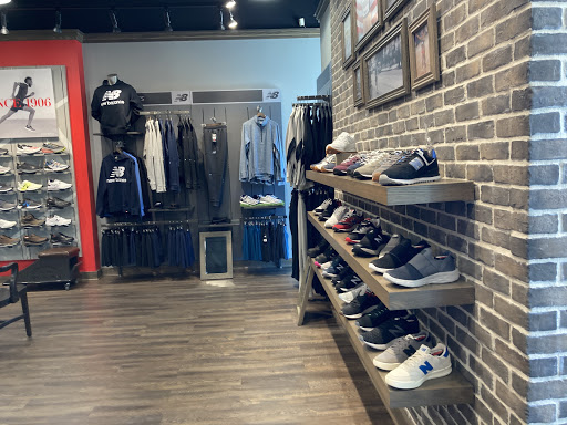 Shoe Store «New Balance Arlington», reviews and photos, 3751 Matlock Rd #101, Arlington, TX 76015, USA