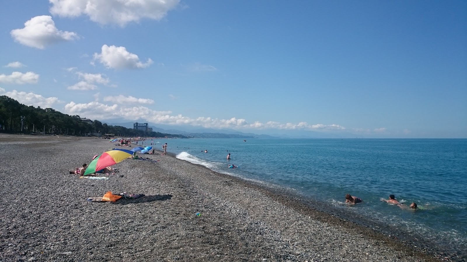 Foto di Kobuleti beach III con una superficie del ciottolo grigio