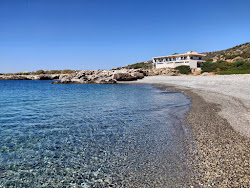 Plakaki beach'in fotoğrafı küçük koy ile birlikte