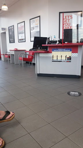 Tire Shop «Discount Tire», reviews and photos, 120 Avon Village Pkwy, Avon, IN 46123, USA