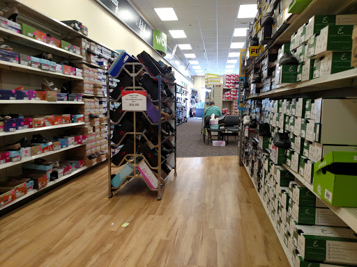 Shoe Store «Shoe Carnival», reviews and photos, 11176 Parkside Dr, Knoxville, TN 37934, USA
