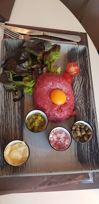 Steak tartare du Restaurant LA TABLE DE PERRAUD à Lons-le-Saunier - n°2