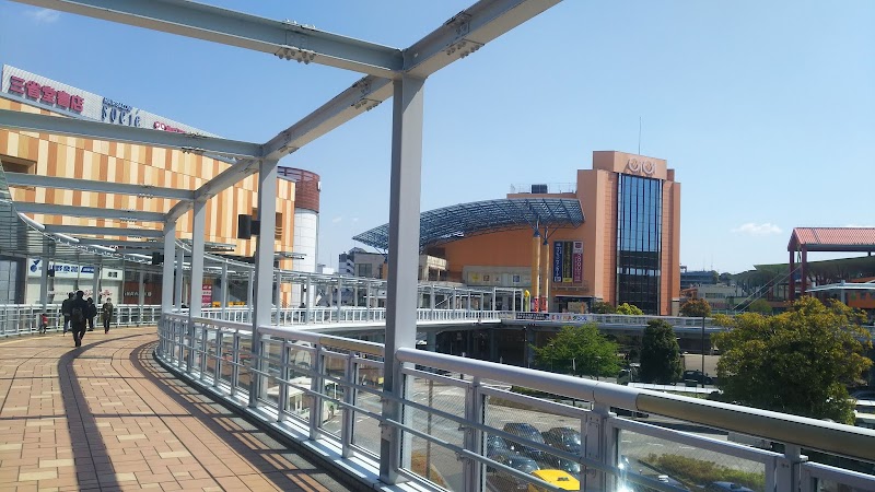 海老名駅東口 歩道橋