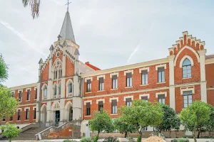 Centro Residencial Marqueses de Linares - Sanitas Mayores image