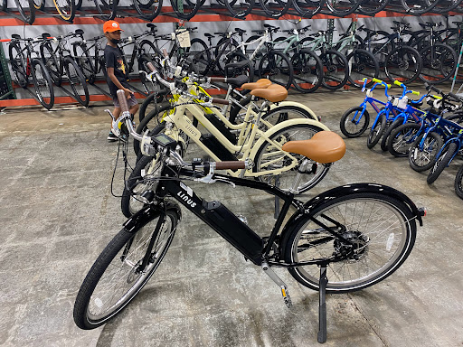 Sporting Goods Store «Sports Basement San Ramon», reviews and photos, 1041 Market Pl, San Ramon, CA 94583, USA