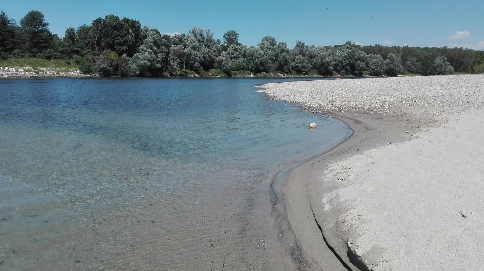 Photo of Grande Spiaggia del Ticino with very clean level of cleanliness