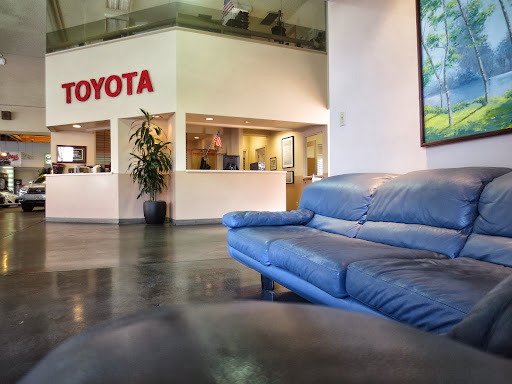 Toyota Dealer «Toyota of Berkeley», reviews and photos, 2400 Shattuck Ave, Berkeley, CA 94704, USA