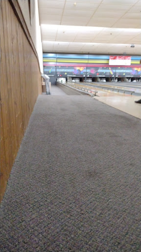 Bowling Alley «River Bend Bowling», reviews and photos, 1001 N Shiawassee St, Corunna, MI 48817, USA