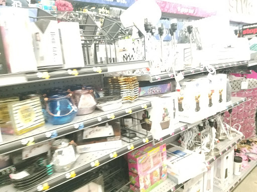Variety Store «Five Below», reviews and photos, 2897 S Rochester Rd, Rochester Hills, MI 48307, USA