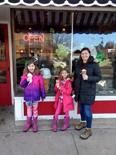Ice Cream Shop «Grand Ole Creamery & Grand Pizza», reviews and photos, 750 Grand Ave, St Paul, MN 55105, USA
