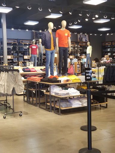 Clothing Store «Hollister Co. Outlet», reviews and photos, 4015 S Interstate Hwy 35, San Marcos, TX 78666, USA