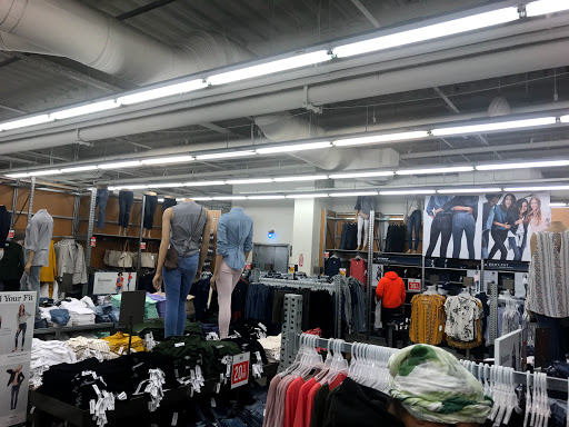 Clothing Store «Old Navy», reviews and photos, 159-18 Jamaica Ave, Jamaica, NY 11432, USA