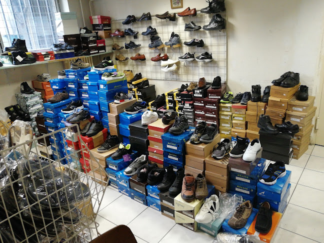 Jangce Üzletház - Ruhabolt