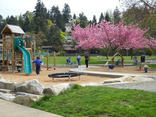 Dahl Playfield & Wading Pool