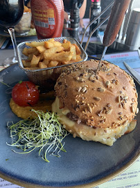 Hamburger du Restaurant français Les Pieds dans l'Eau à Fouesnant - n°5